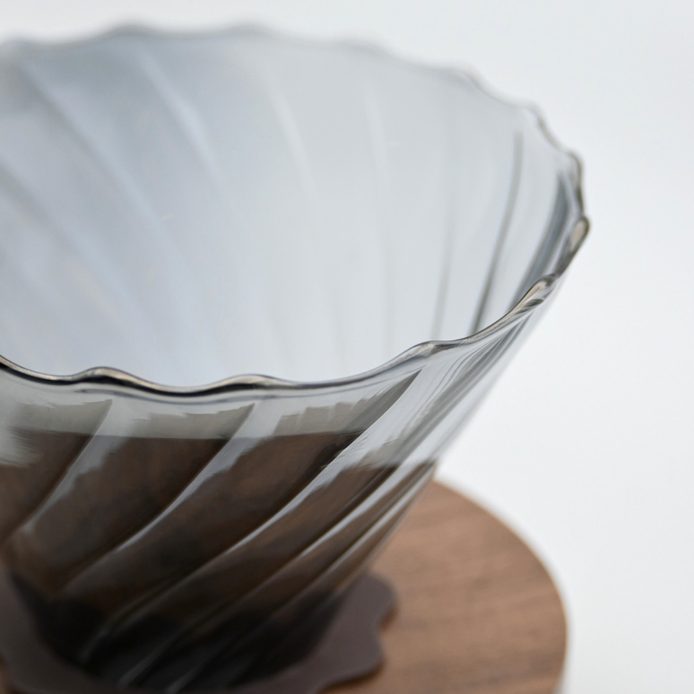 Dripper V60 de Borosilicato Señor K - Base de Madera