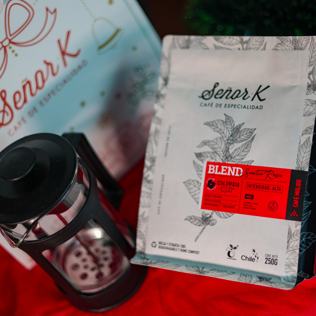 Pack Navidad Blend Santa Rosa Bolsa 250 grs + Prensa Francesa 600 ml (Incluye bolsa de regalo)
