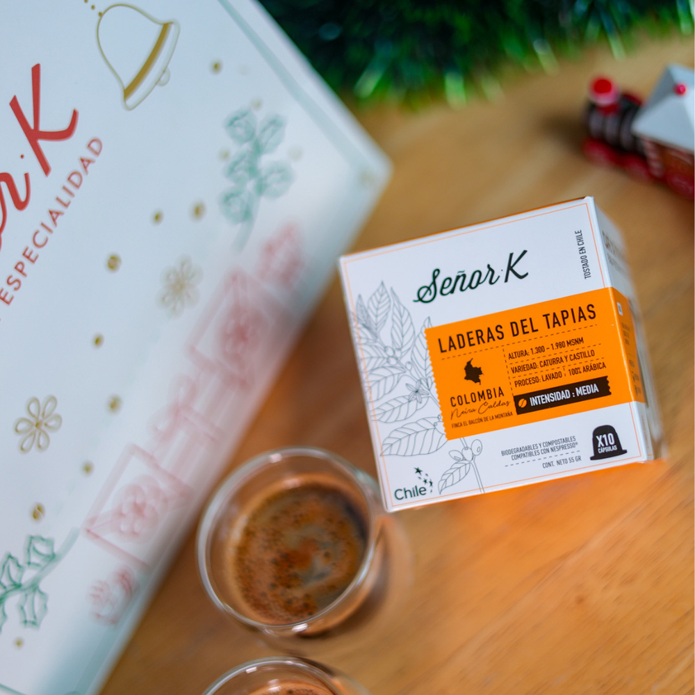 Pack Navidad Caja 10 cápsulas + 2 unidades vaso de vidrio 80 ml (Incluye bolsa de regalo)